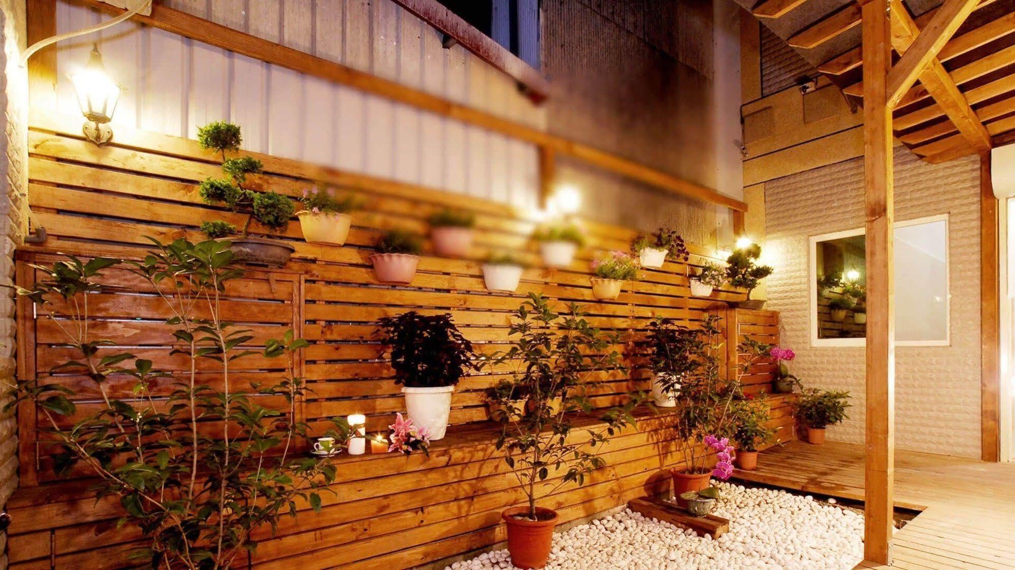 花蓮歐洲之星民宿 文創園區旁 鄰香榭大道 名產街 近東大門夜市 太平洋公園 杰西廣場 花莲市 外观 照片